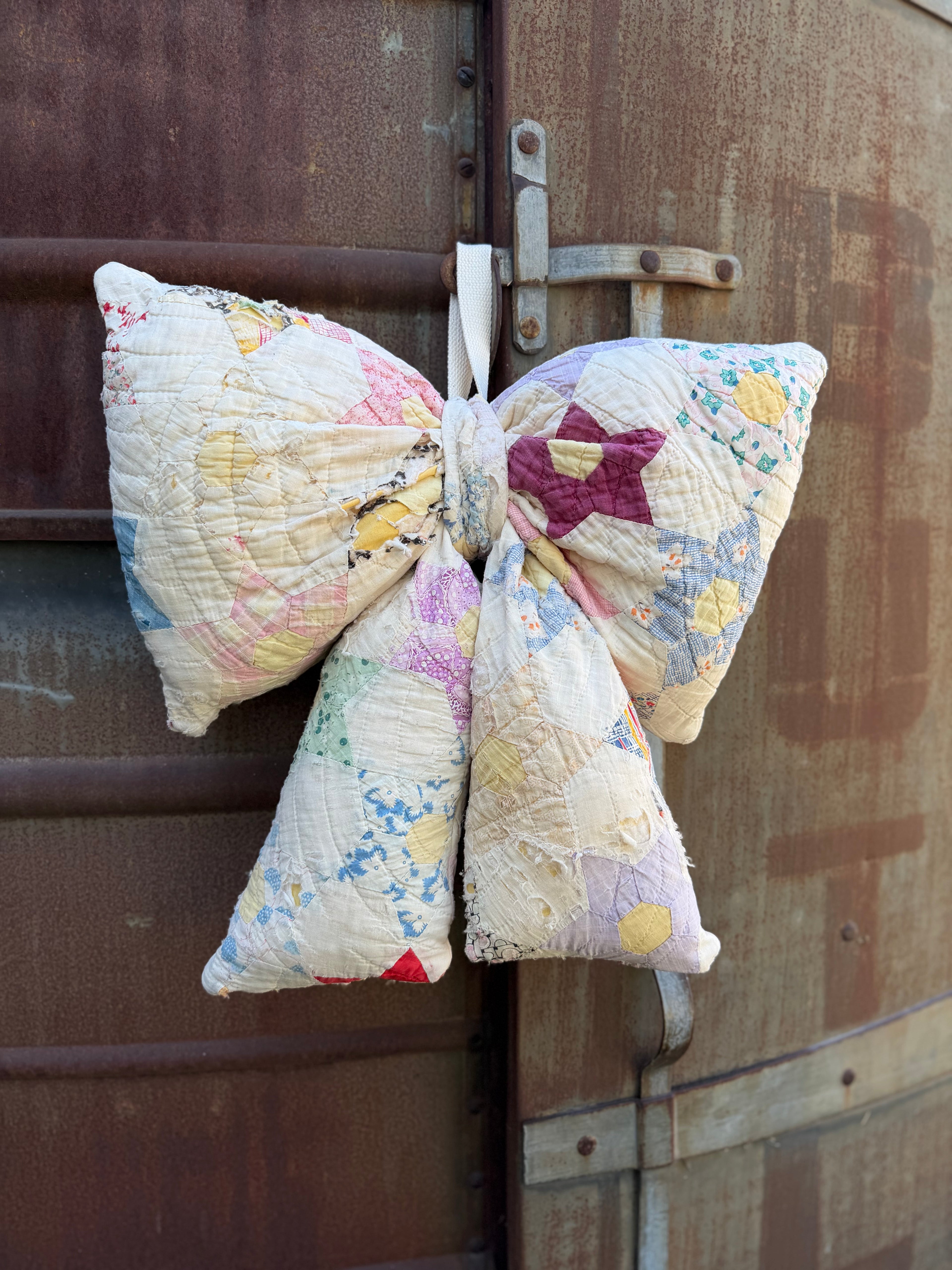 Bow Door Hanger